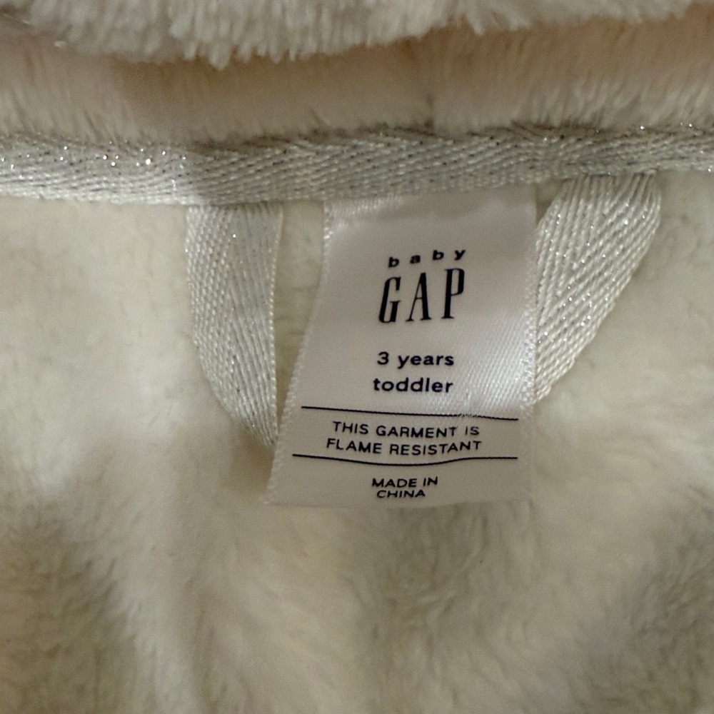 GAP Soft Cream Toddler Robe with silver Star Accents, unicorn hood. Size 3 - Picture 4 of 5